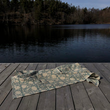 Load image into Gallery viewer, Bath Towel Waffle Block Print Aqua Blue 70x140 cm
