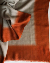Load image into Gallery viewer, Scarf Dip Dye Border Wool Dark Beige/Rust