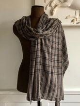 Load image into Gallery viewer, Scarf Khadi Wool Check Beige