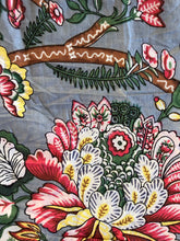 Load image into Gallery viewer, Kimono Floradora Hong Kong Garden Silver Grey