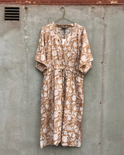Load image into Gallery viewer, Dress Kaftan Block-Print Sand Beige White