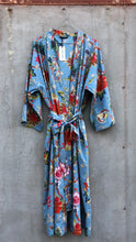 Load image into Gallery viewer, Kimono Floradora Indian Flower Light Blue