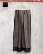 Load image into Gallery viewer, Scarf Two Tone Silky Cashmere Wool Nougat Brown Black