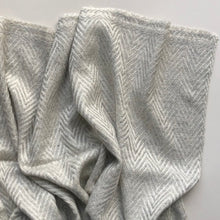 Load image into Gallery viewer, Scarf Chevron Cashmere Wool Silver Grey/Off White