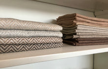 Load image into Gallery viewer, Scarf Chevron Cashmere Wool Ecru/Off White