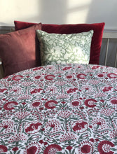Load image into Gallery viewer, Tablecloth Block Print - Clavel Red Green 220 cm dia round - back end of Oct