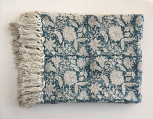 Load image into Gallery viewer, Throw Mysore Blockprint Flower Chunky Cotton Blue