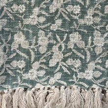 Load image into Gallery viewer, Throw Mysore Blockprint Flower Chunky Cotton Green