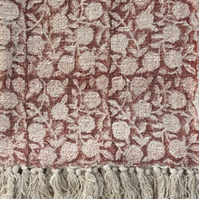 Load image into Gallery viewer, Throw Mysore Blockprint Flower Chunky Cotton Pink Rust
