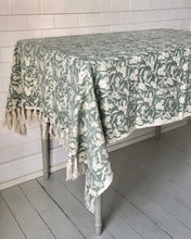 Load image into Gallery viewer, Throw Mysore Blockprint Flower Chunky Cotton Green