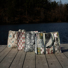 Load image into Gallery viewer, Tote &amp; Beach Bag Quilted Cotton Block-Print Antibes Beige Turquoise