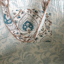 Load image into Gallery viewer, Tote &amp; Beach Bag Quilted Cotton Block-Print Antibes Beige Turquoise