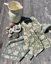 Load image into Gallery viewer, Bath Towel Waffle Block Print Sage Green 70x140 cm
