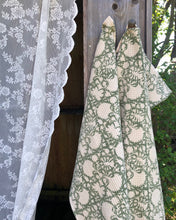 Load image into Gallery viewer, Bath Towel Waffle Block Print Sage Green 70x140 cm