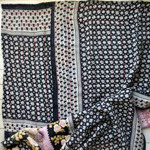 Load image into Gallery viewer, Vintage Kantha Throw – Black &amp; White Tulip Lilac Rose 130x210 cm