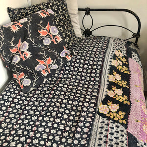 Vintage Kantha Throw – Black & White Tulip Lilac Rose 130x210 cm
