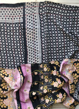 Load image into Gallery viewer, Vintage Kantha Throw – Black &amp; White Tulip Lilac Rose 130x210 cm