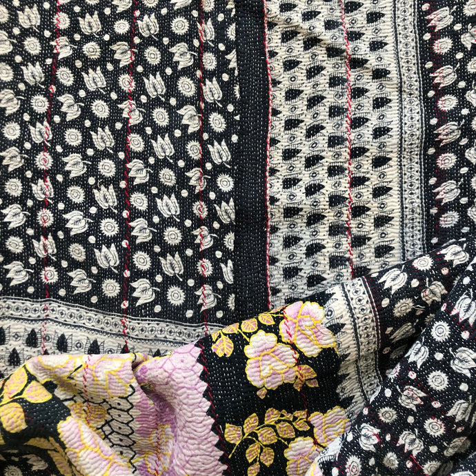 Vintage Kantha Throw – Black & White Tulip Lilac Rose 130x210 cm