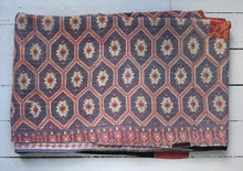 Load image into Gallery viewer, Vintage Kantha Throw – Soft Geometric Lavender Pink Ombre 140x235 cm