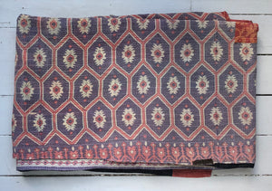 Vintage Kantha Throw – Soft Geometric Lavender Pink Ombre 140x235 cm
