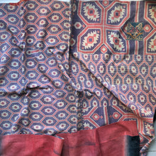 Load image into Gallery viewer, Vintage Kantha Throw – Soft Geometric Lavender Pink Ombre 140x235 cm