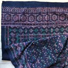 Load image into Gallery viewer, Vintage Kantha Throw – Dark Blue Indigo Block Print 120x210 cm