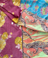 Load image into Gallery viewer, Vintage Kantha Throw – Turquoise Pink Tropical Flowers 145x245 cm