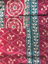 Load image into Gallery viewer, Vintage Kantha Quilt – Pink Turquoise Garland 145x215 cm