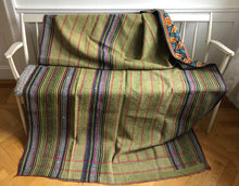 Load image into Gallery viewer, Vintage Kantha Quilt – Turquoise Blue Yellow Flower 135x225 cm