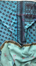 Load image into Gallery viewer, Vintage Kantha Quilt – Black Flowers on Turquoise Blue Aqua 150x225 cm
