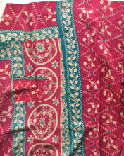 Load image into Gallery viewer, Vintage Kantha Quilt – Pink Turquoise Garland 145x215 cm