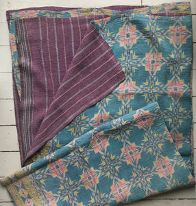 Vintage Kantha Quilt – Turquoise Blue Lilac Star 140x215 cm