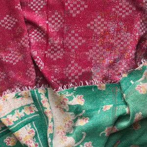 Vintage Kantha Quilt – Soft Dark Red Green Diamond 145x225 cm