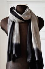 Load image into Gallery viewer, Scarf Dip Dye Border Linen/Black