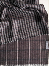Load image into Gallery viewer, Scarf Reversible Checks Fine Wool Brown/Black