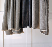 Load image into Gallery viewer, Shawl Diamond Wool Brown XL 100x200 cm